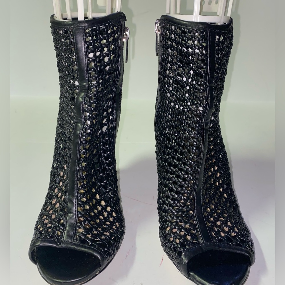 Sam Edelman Aubriana Laser Cut Heels Ankle Height Black Size 8